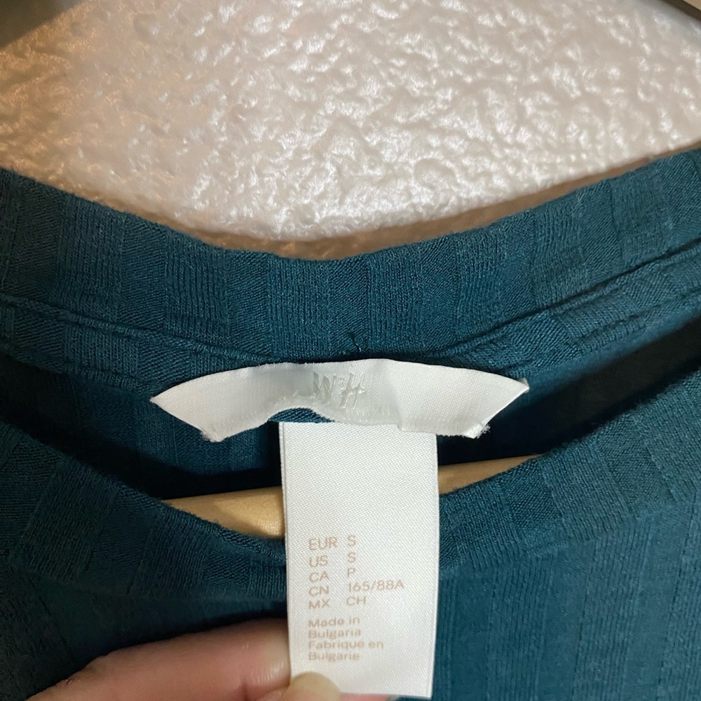 H&M Teal Knit Top Stretchy - Picture 3 of 3